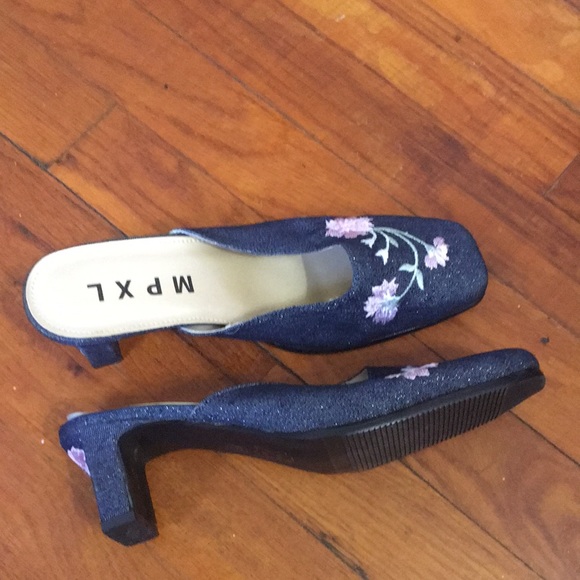 Heels - Picture 2 of 5